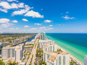 LYFE on the Beach 25th floor 1 bed unit with Oceanview